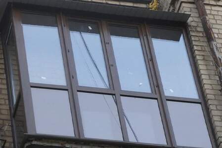 Французское остекление балкона солнцезащитными окнами