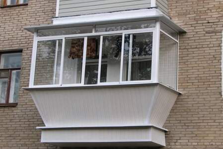 Остекление балкона с выносом подоконника на 20 см
