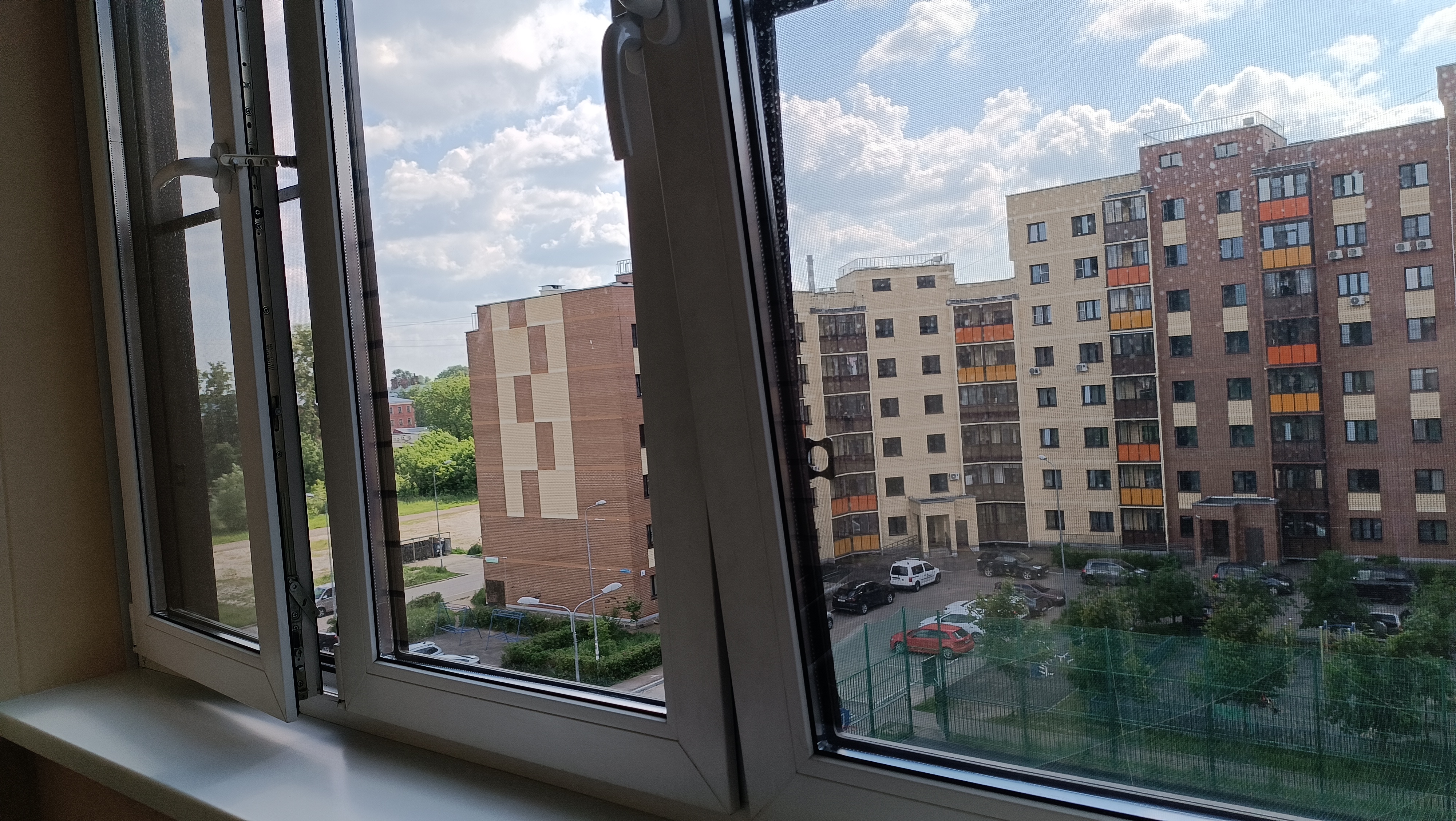 Остекление лоджии окнами Rehau Blitz 60 мм